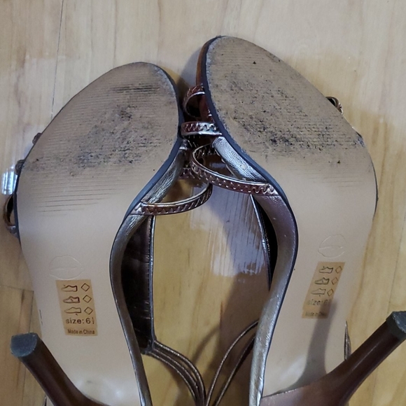 Bronze heels - Picture 3 of 4